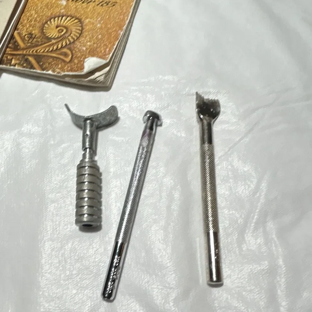 Tandy Leather Factory Buyers' Guide No. 185 Starter Kit Tools & Leather Pieces